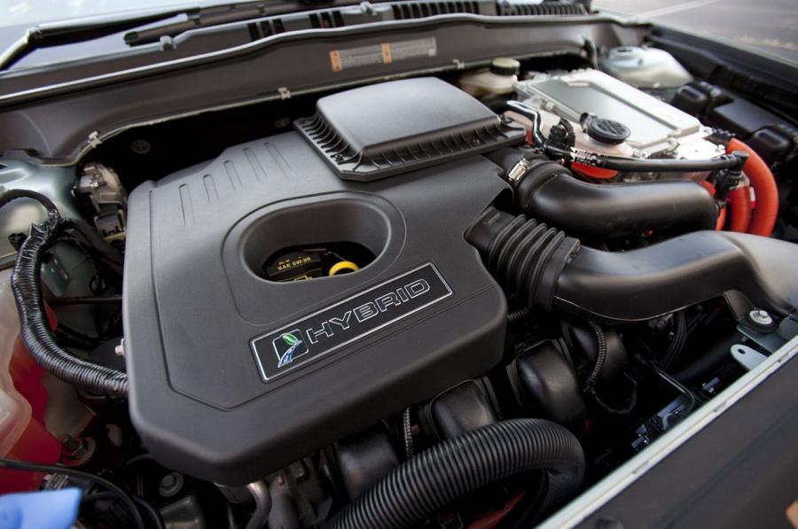  Ford Fusion Hybrid SE 2013 года  (фото 17 из 26)